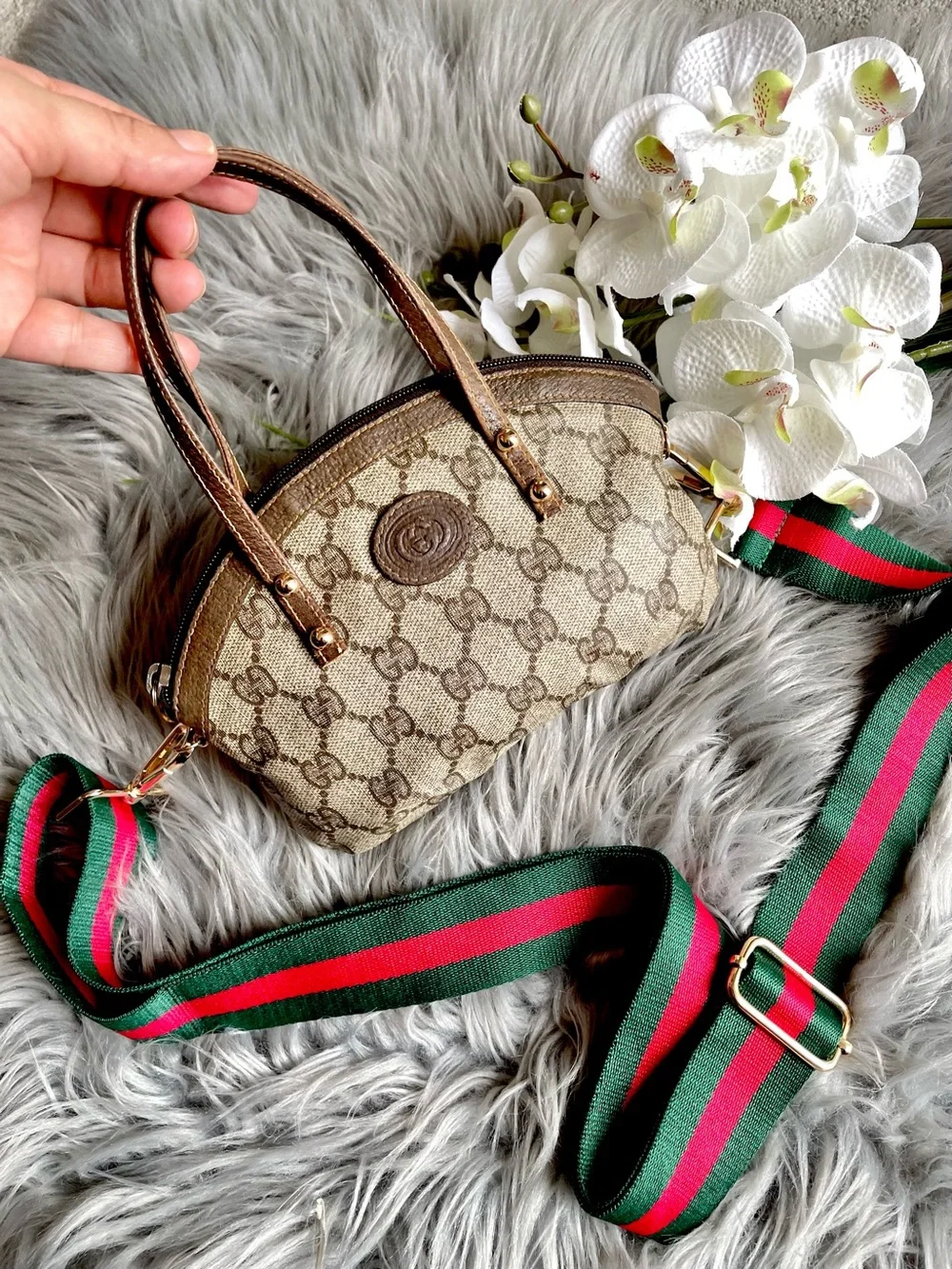Authentic Gucci vintage GG canvas mini accesory pouch bag 014.89.0032